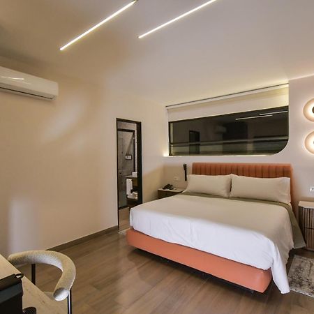 Expo Satelite 2750 Hotel & Suites غوادالاجارا المظهر الخارجي الصورة