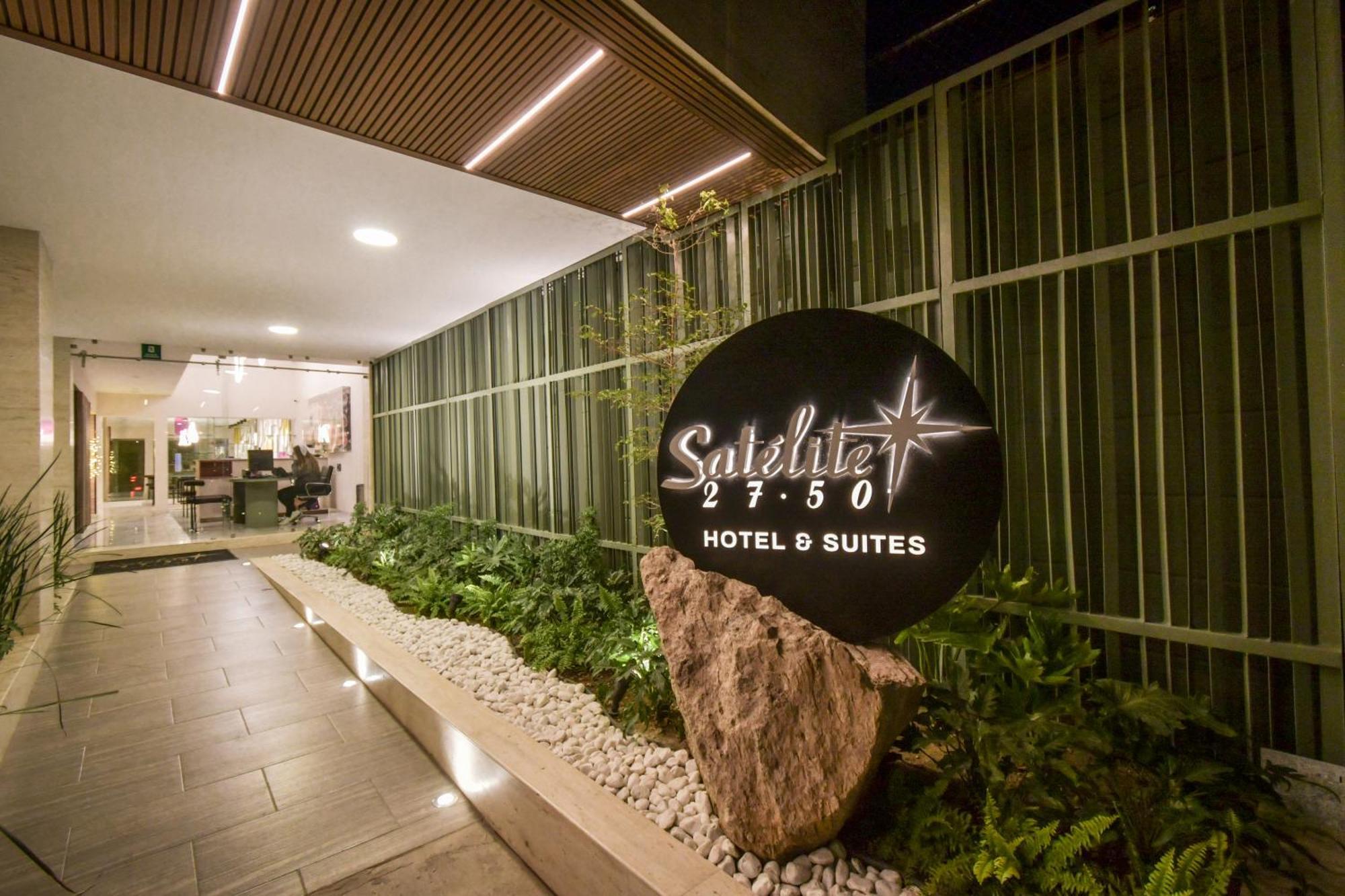 Expo Satelite 2750 Hotel & Suites غوادالاجارا المظهر الخارجي الصورة