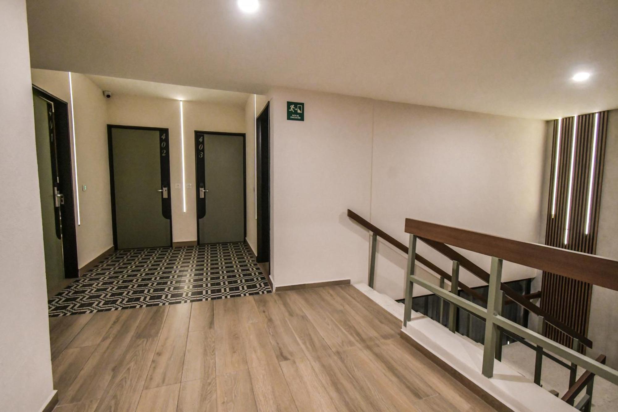 Expo Satelite 2750 Hotel & Suites غوادالاجارا المظهر الخارجي الصورة