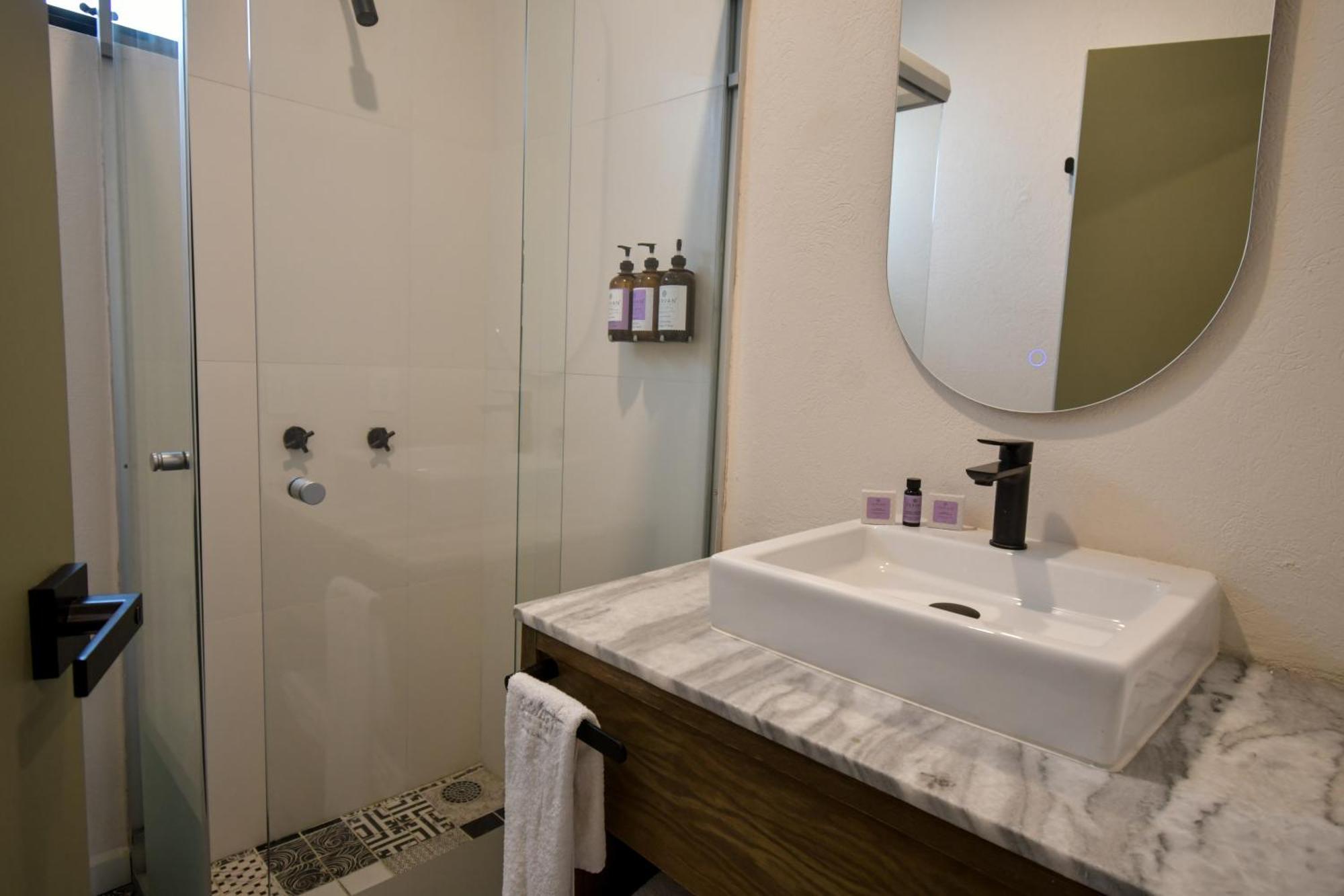 Expo Satelite 2750 Hotel & Suites غوادالاجارا المظهر الخارجي الصورة