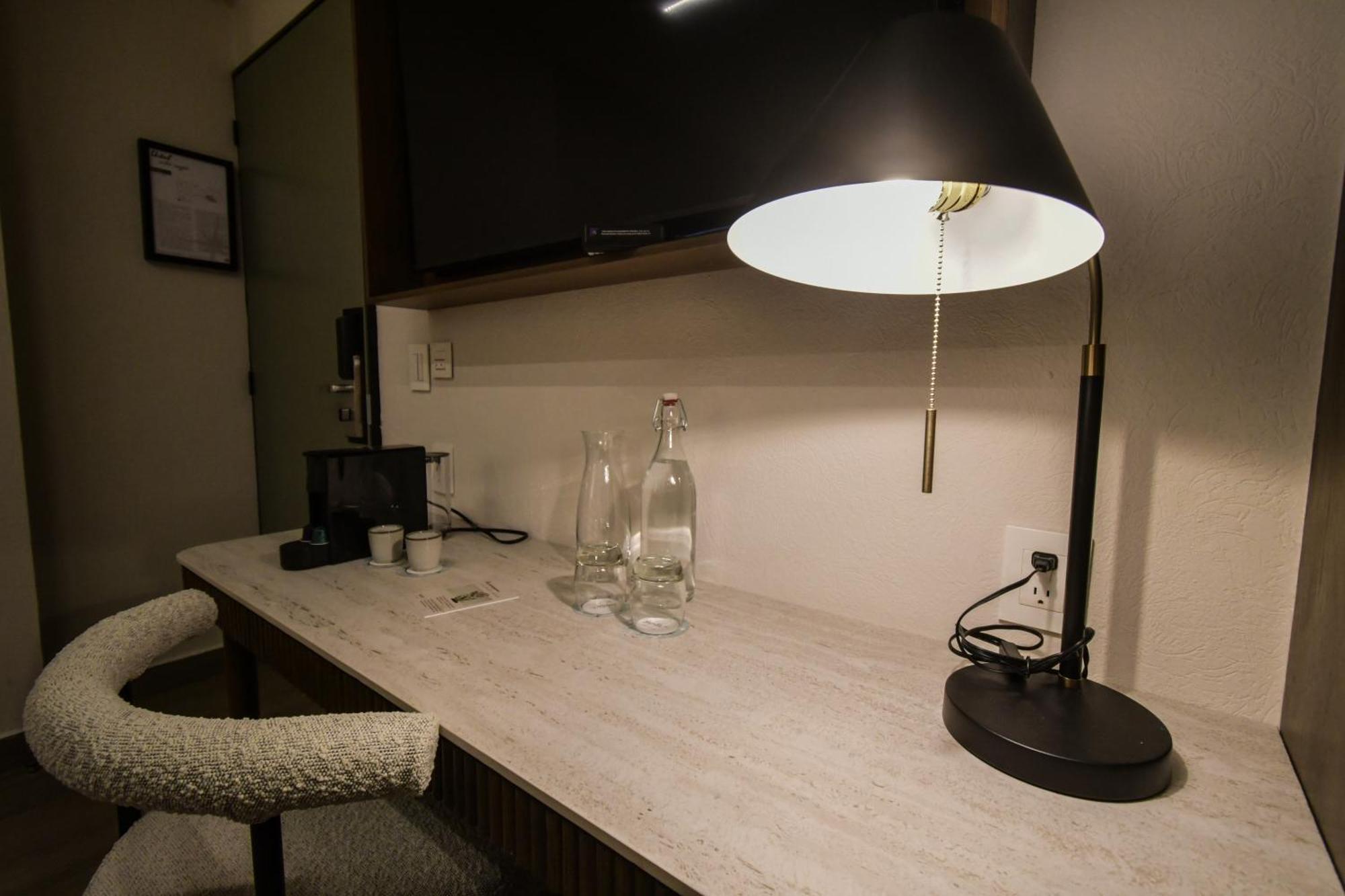 Expo Satelite 2750 Hotel & Suites غوادالاجارا المظهر الخارجي الصورة