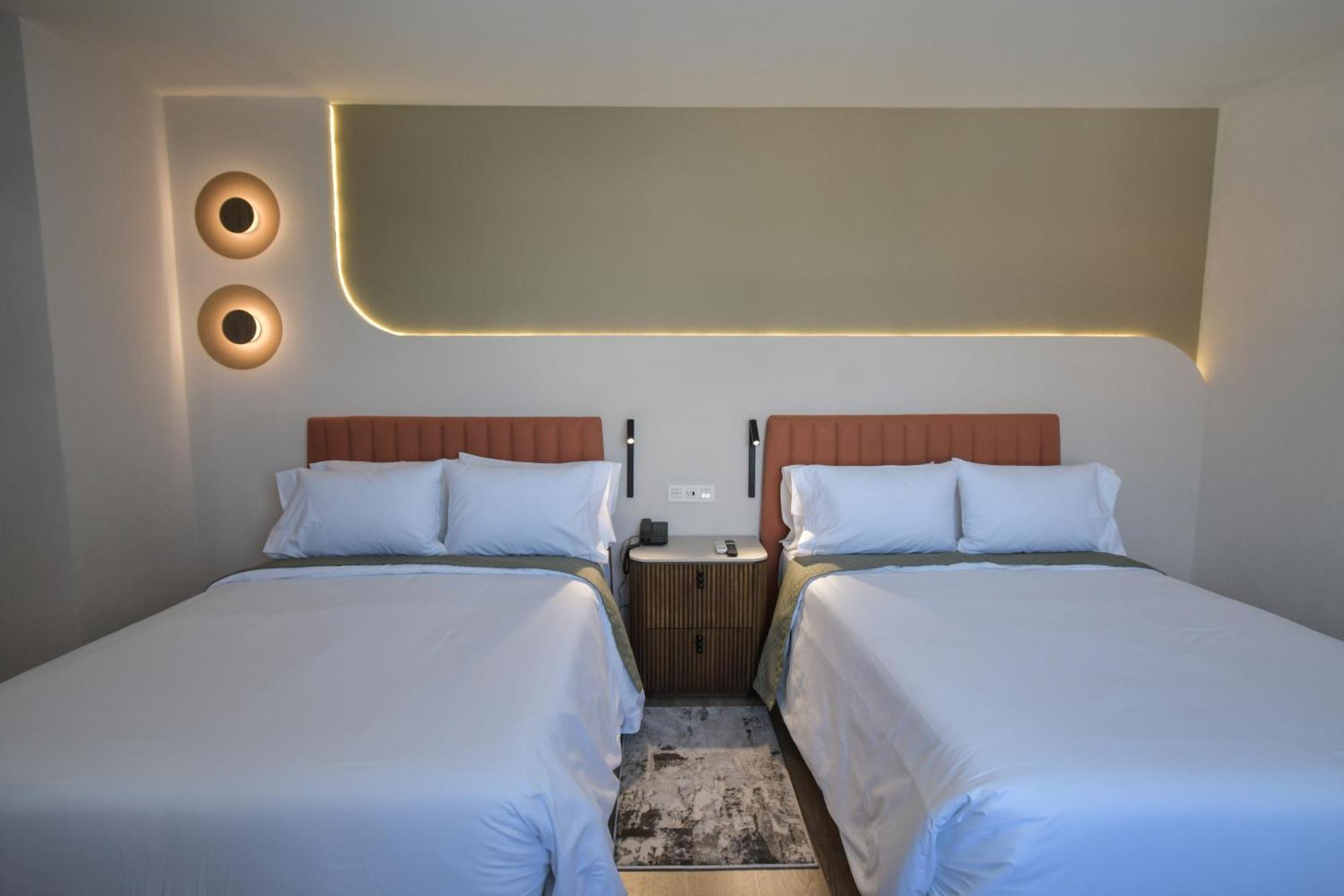 Expo Satelite 2750 Hotel & Suites غوادالاجارا المظهر الخارجي الصورة