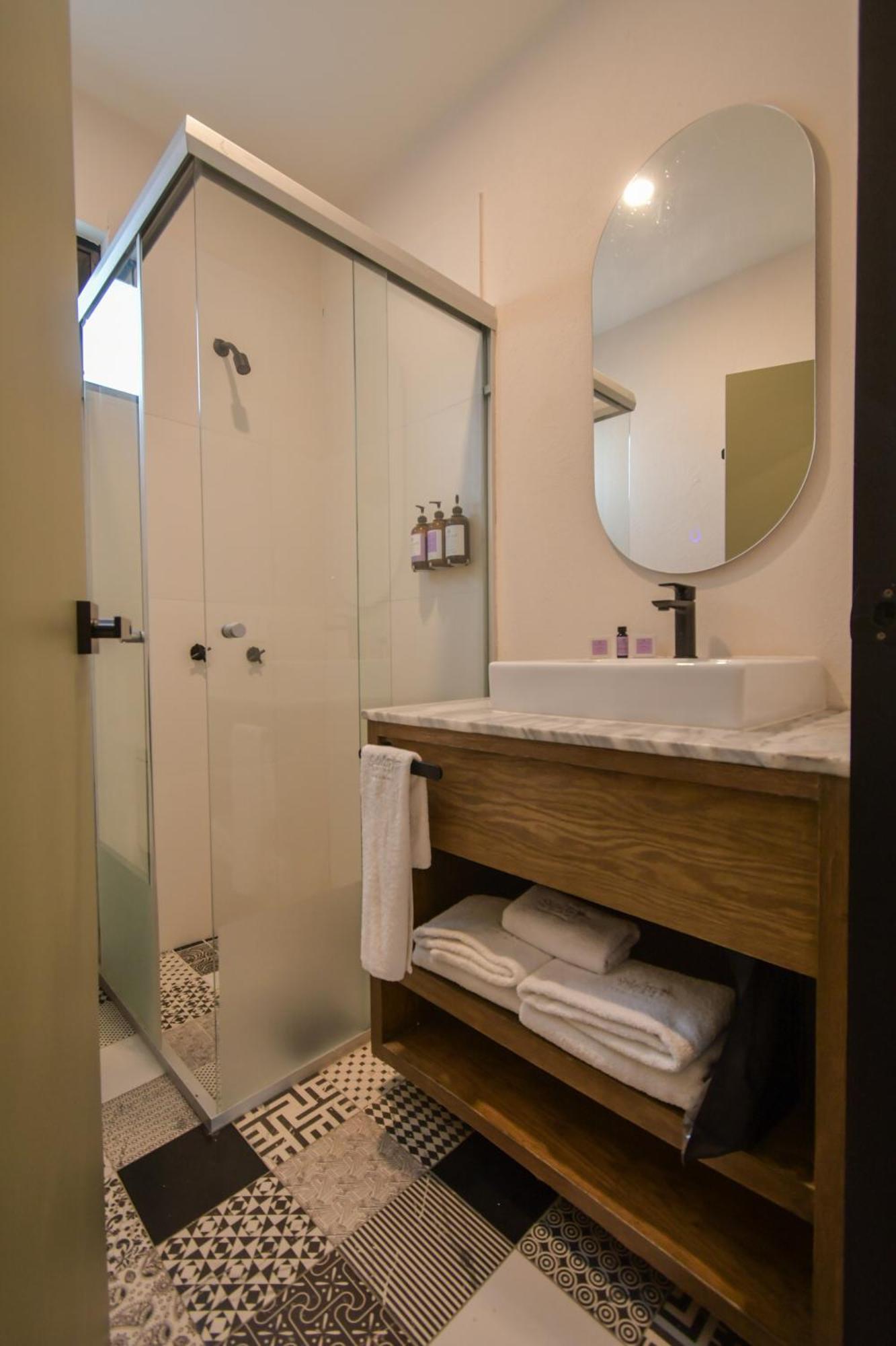 Expo Satelite 2750 Hotel & Suites غوادالاجارا المظهر الخارجي الصورة