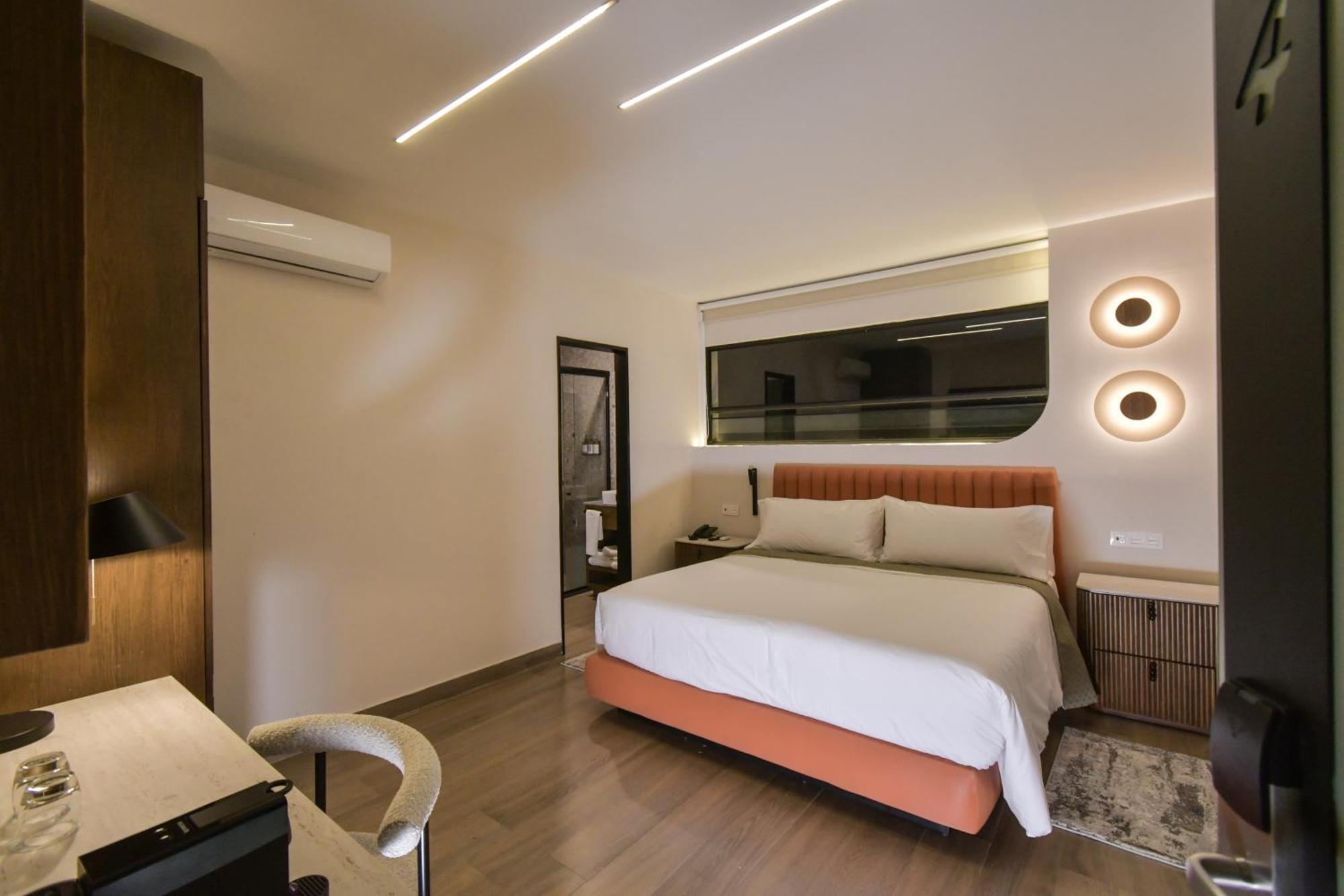 Expo Satelite 2750 Hotel & Suites غوادالاجارا المظهر الخارجي الصورة
