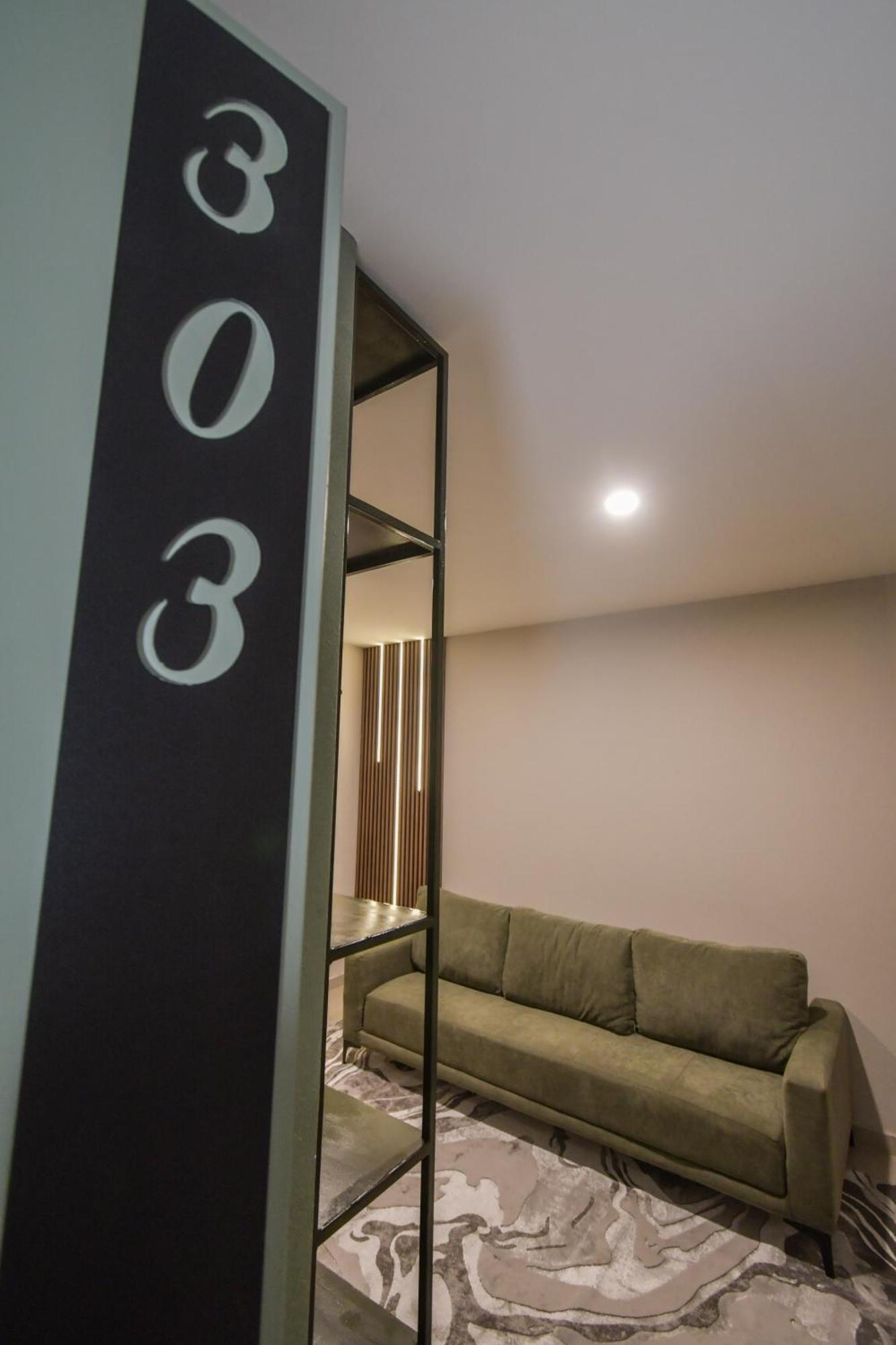 Expo Satelite 2750 Hotel & Suites غوادالاجارا المظهر الخارجي الصورة