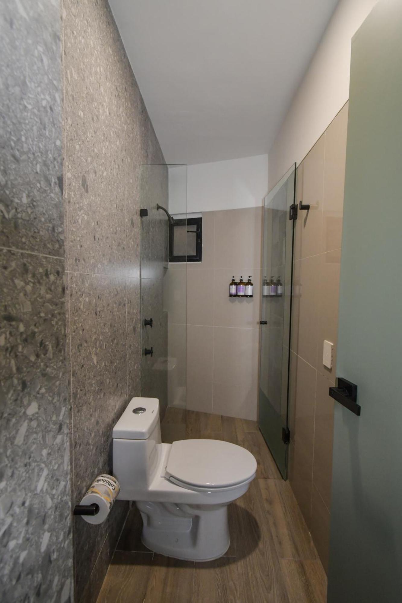 Expo Satelite 2750 Hotel & Suites غوادالاجارا المظهر الخارجي الصورة